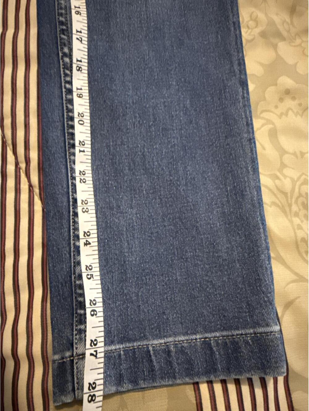 White House Black Market Straight Leg Embellished Button Jeans Blue Size 2 - Picture 8 of 8
